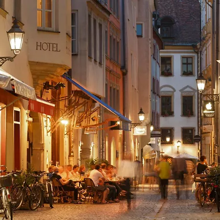 Orphée - Großes Haus 3* Ratisbona