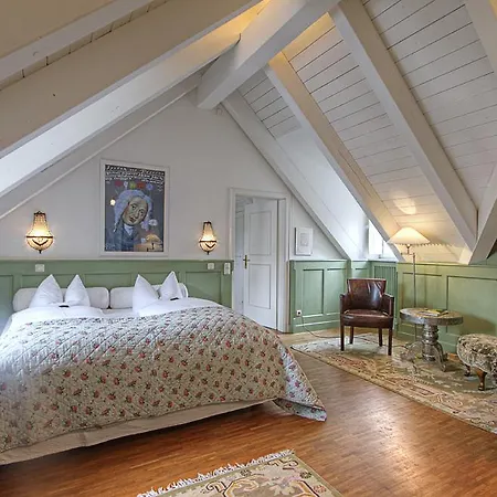Hotel Orphee - Grosses Haus