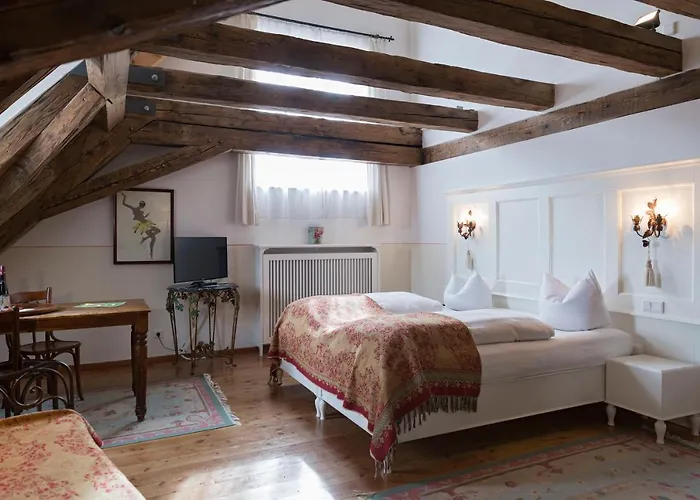 Orphée - Großes Haus Hotel