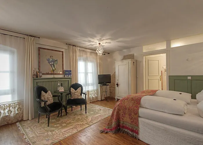 Orphée - Großes Haus Hotel