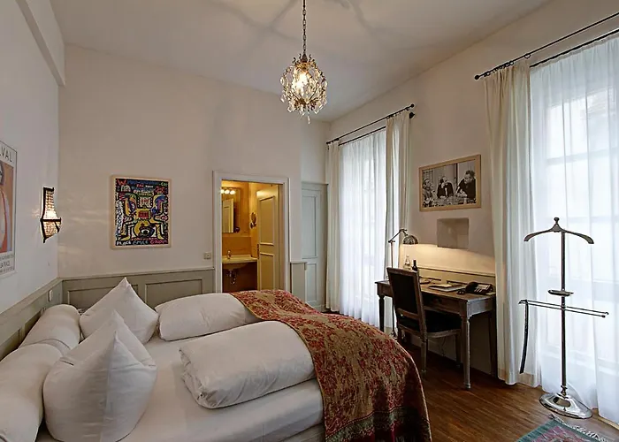 Orphée - Großes Haus 3*