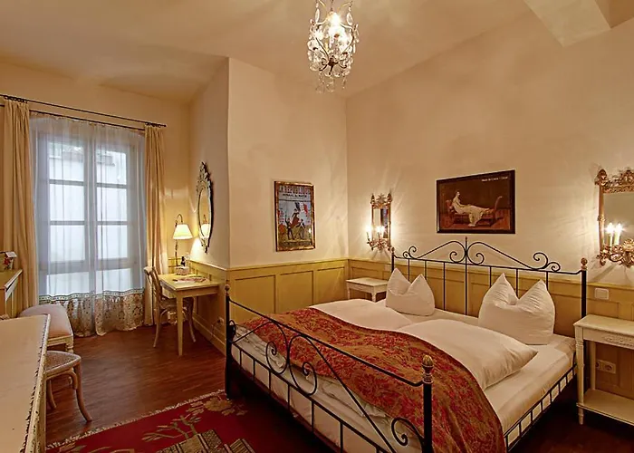 Hotel Orphée - Großes Haus