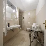 Orphée - Großes Haus Hotel Ratisbona