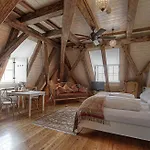 Orphée - Großes Haus Hotel 3*