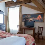 Orphée - Großes Haus 3*