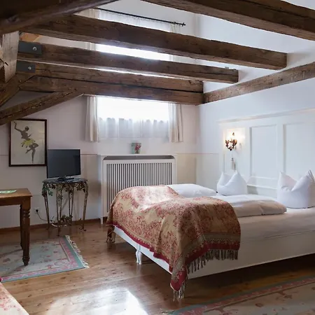 Orphee - Grosses Haus Hotell