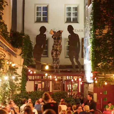 Orphée - Großes Haus 3*