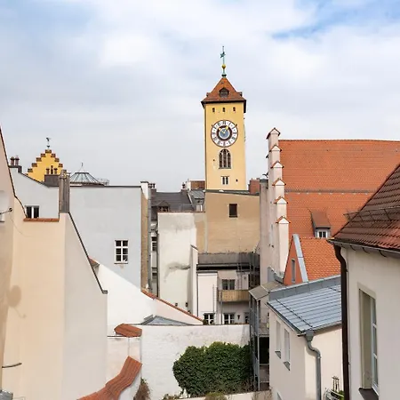 Orphee - Grosses Haus 3*