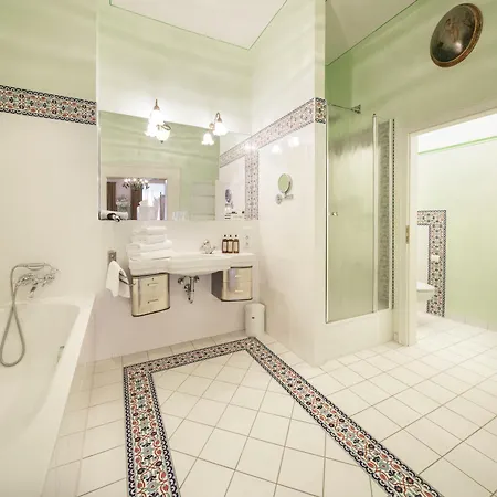 Hotel Orphée - Großes Haus 3*