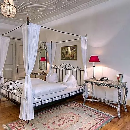 Hotel Orphée - Großes Haus