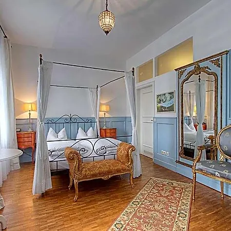 Orphée - Großes Haus Hotel Ratisbonne