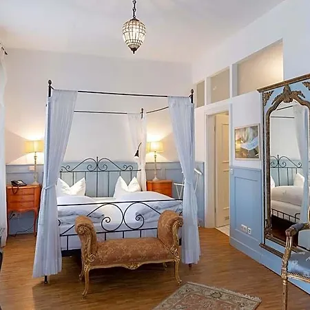 Orphée - Großes Haus 3*