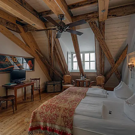 Hotel Orphee - Grosses Haus