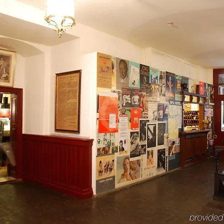 Orphee - Grosses Haus 3*