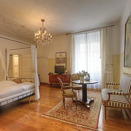 Orphee - Grosses Haus Řezno