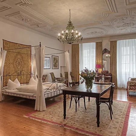 Orphee - Grosses Haus Hotell Regensburg