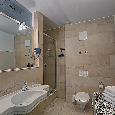 Orphee - Grosses Haus Hotell Regensburg