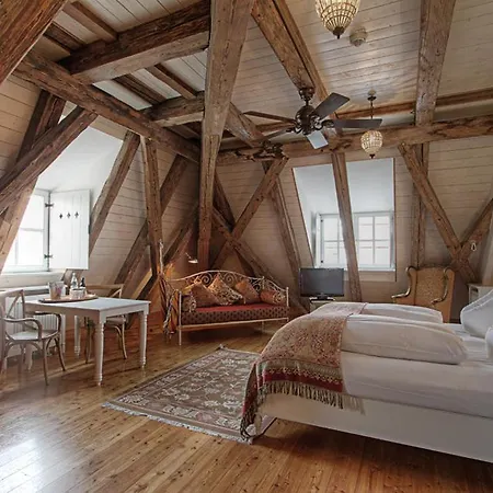 Orphee - Grosses Haus Hotel 3*