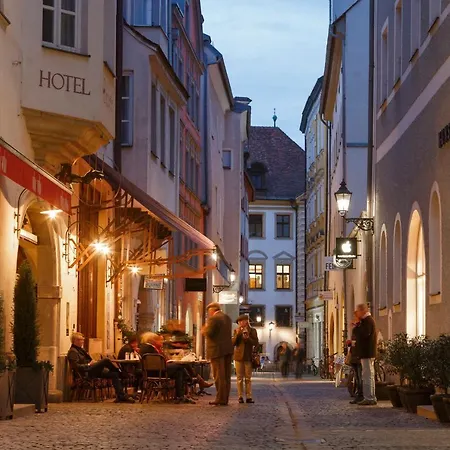 Orphee - Grosses Haus Hotell 3*