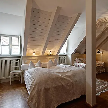 Orphee - Grosses Haus