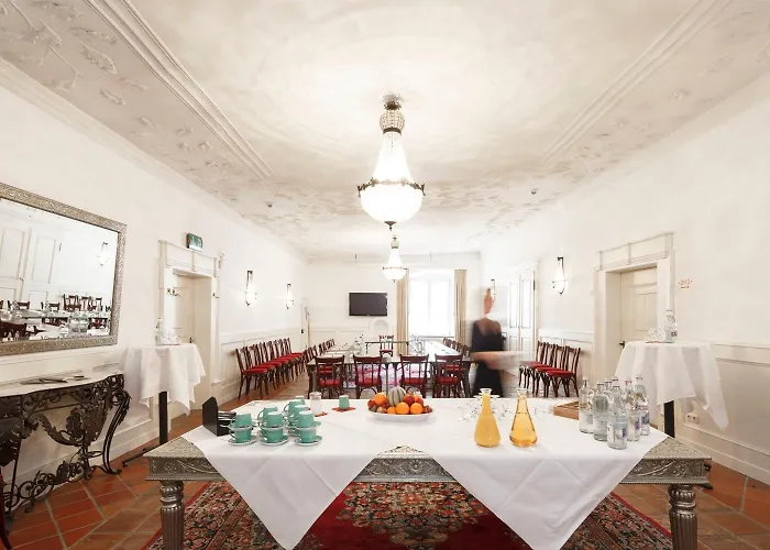 Orphée - Großes Haus Hotel