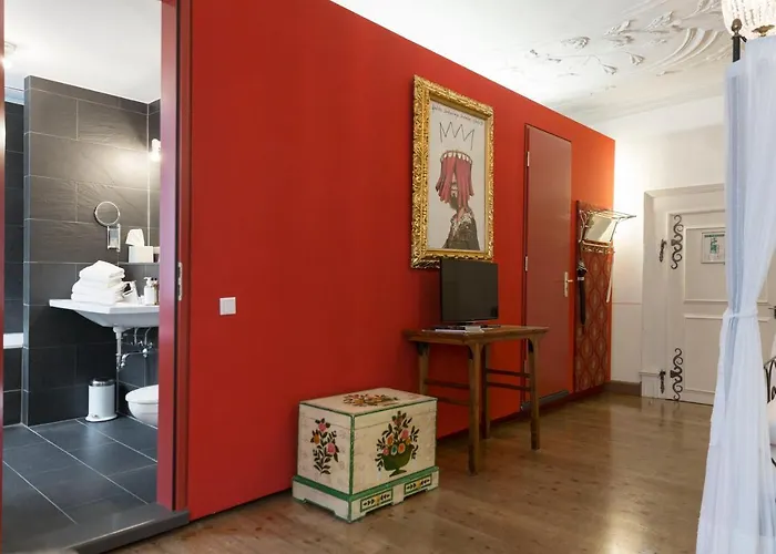 Orphée - Großes Haus Hotel 3*