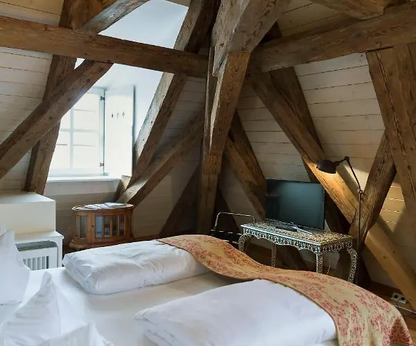 Orphée - Großes Haus Hotel 3*